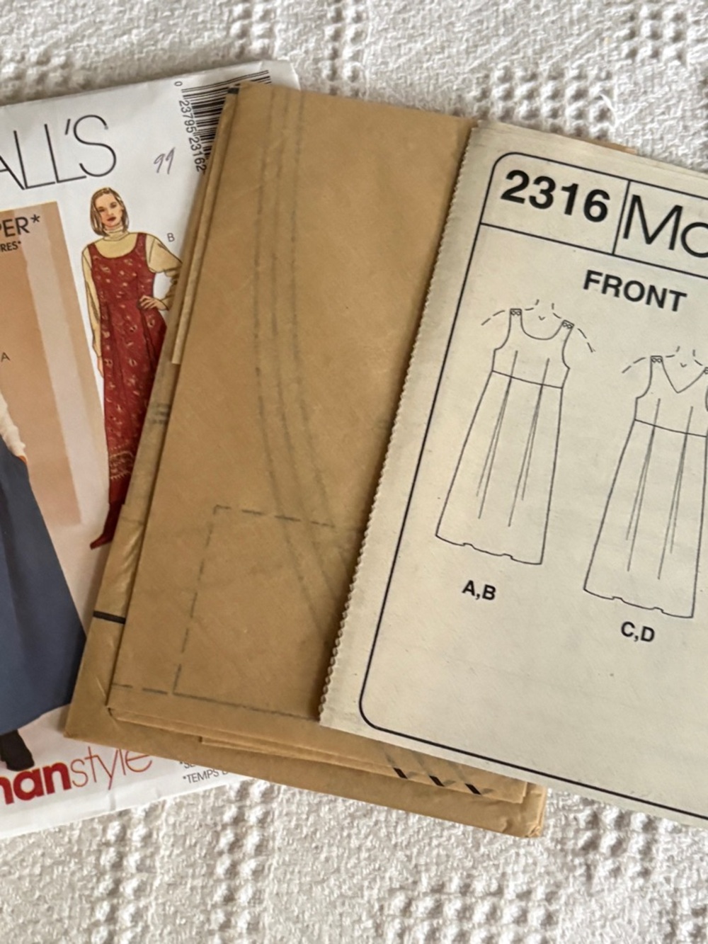 McCalls Pattern 2316 H for Women’s Two-Hour Jumper - Picture 2 of 3